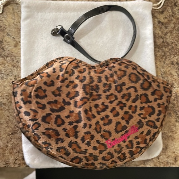 Betsey Johnson Leopard Print Lip Clutch - Picture 3 of 9